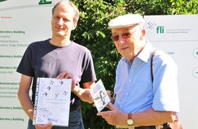 FLI-Group leader Christoph Kaether receives NABU-certificate (Source: FLI/Wagner).