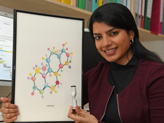 Porträt von Dr. Aishwarya Iyer-Bierhoff (Foto: Anne Günther/University Jena)