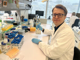 Portrait of Dr. Kanstantsin Siniuk in his lab. Photo: FLI