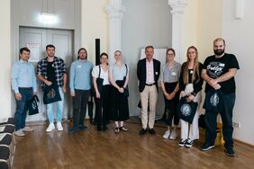 Group photo of the 2023 Honours students of the Faculty of Medicine.