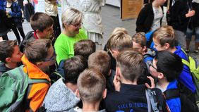 Many curious visitors at the frist MINT Festival (photo: FLI)