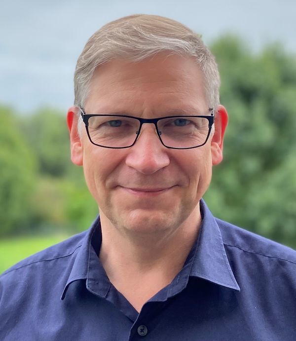 Prof. Dr. Lars-Oliver Klotz Prof. Dr. Lars-Oliver Klotz
