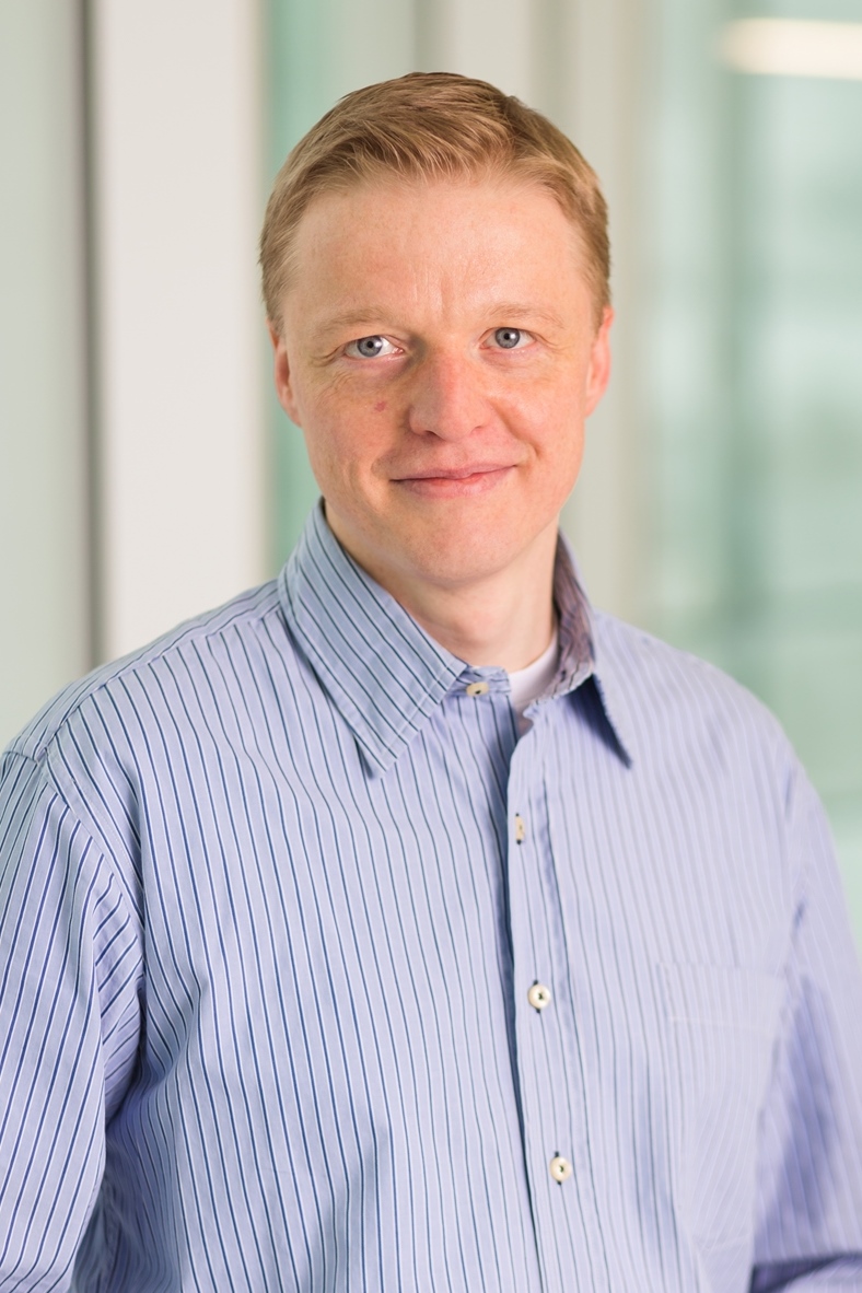 Dr. Holger Bierhoff Dr. Holger Bierhoff
