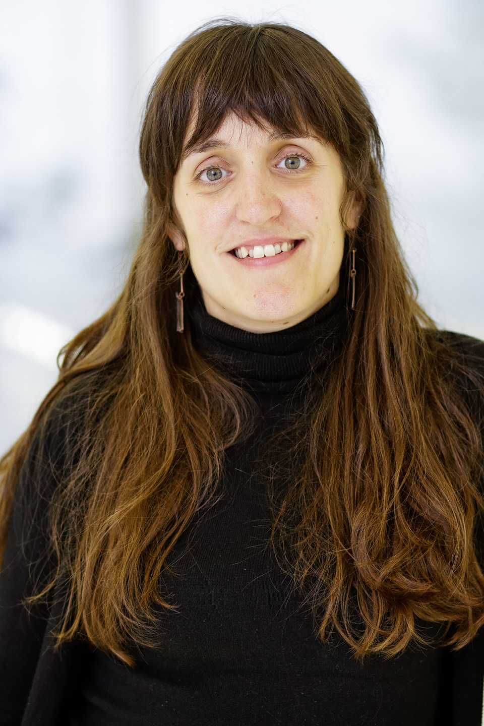 Dr. Cristina González-Estévez Dr. Cristina González-Estévez